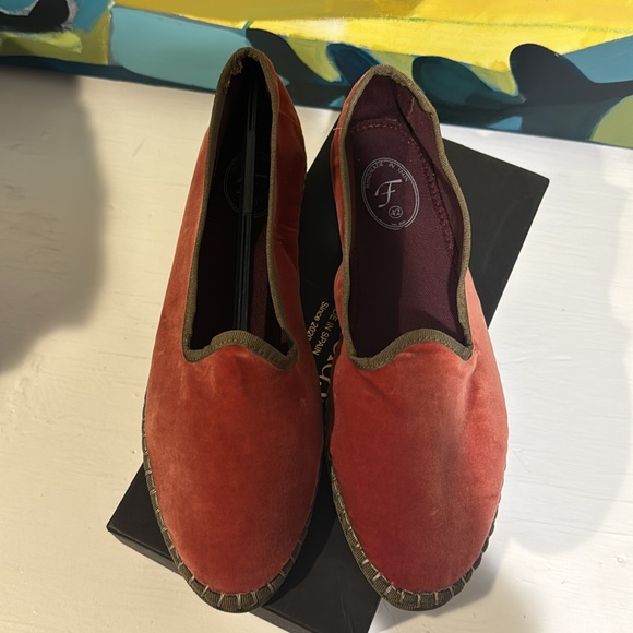 Velvet Moccasin- size 42 NWT - Picture 2 of 3